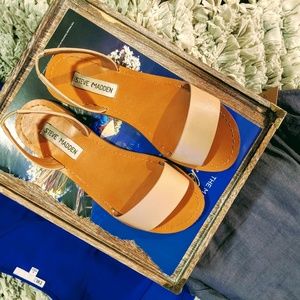 Steve Madden flat nude sandals